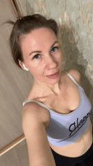 Woman records workout selfie on treadmill in Tolyatti gym