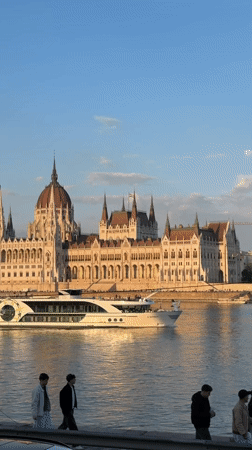 Scenic afternoon views of Budapest landmarks captured along Danube