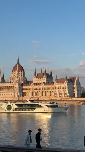 Scenic afternoon views of Budapest landmarks captured along Danube