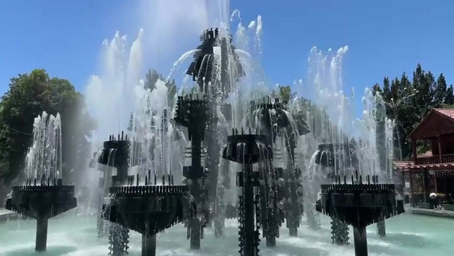 Fountains, green archways, and street cats in Yerevan