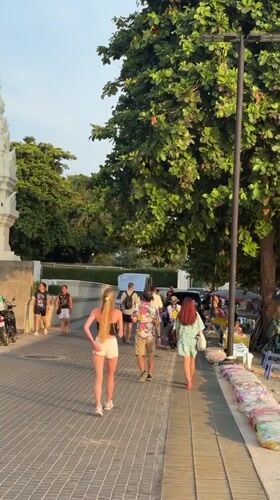 Routine beachfront activity captured along Pattaya coastline