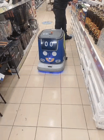 Service robot spotted in Krasnoyarsk supermarket during snowy morning