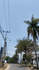 Everyday street life in Bandar Lampung on a sunny afternoon