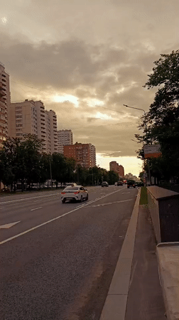 Storm damage blocks Moscow streets with fallen trees