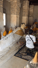 Morning prayers at Thai Buddhist temple captured by witness