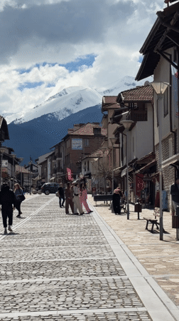Normal pedestrian activity observed on Bansko cobblestone street