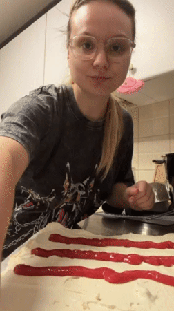 Tel Aviv woman bakes pastries, plays with lightsaber