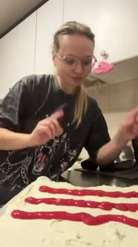 Tel Aviv woman bakes pastries, plays with lightsaber