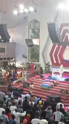 Religious gathering draws diverse crowd in Nigeria church