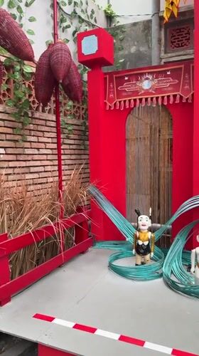 Morning explore through Nha Trang's culture, cafés, and street finds