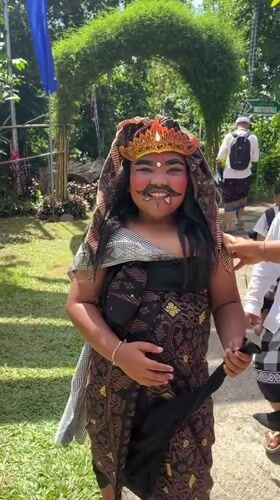 School graduation ceremony features traditional Balinese performances in Gianyar