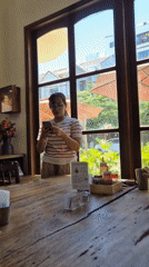 Casual cafe hangout in Đà Nẵng on a sunny morning
