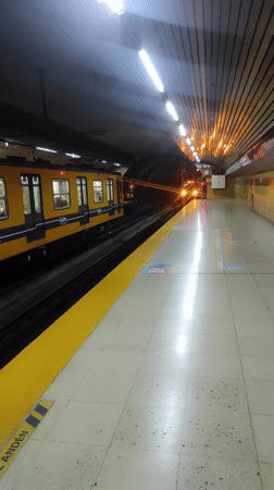 Evening commute and park scenes documented in Buenos Aires