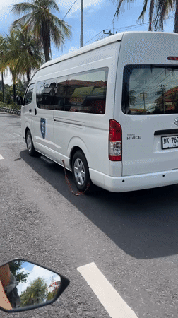White van observed on Denpasar road from motorcycle