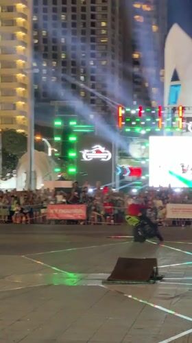 Motorcycle stunt show draws crowds at Castrol Superbike Fest Vietnam