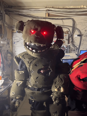 Person in damaged animatronic costume spotted in Saratov workshop