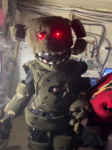 Person in damaged animatronic costume spotted in Saratov workshop
