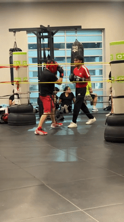 Late-night gym session documented in Puebla, Mexico
