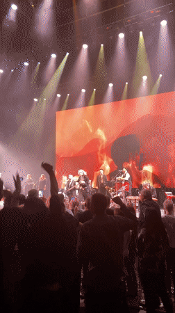 Witness documents Yekaterinburg landmarks during April snowstorm