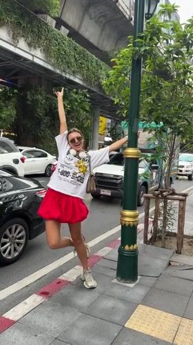 Bangkok morning: street scenes, museum stop, and selfies