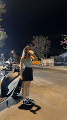 Evening street life captured in downtown Đà Nẵng