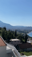 Clear morning skies observed over coastal Šušanj, Montenegro