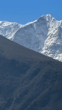 Clear mountain vista documented in Nepal's Khumbu region