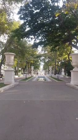 Evening park scenes captured in Caracas formal gardens