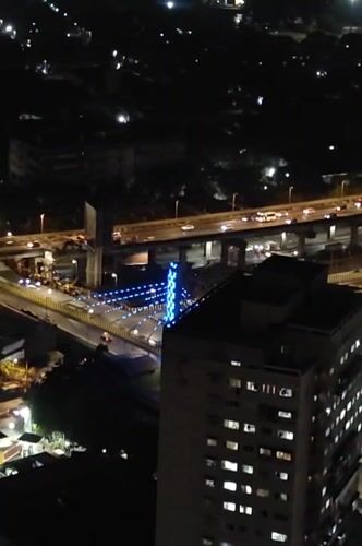 Aerial footage captures bustling Mumbai intersection at evening rush hour