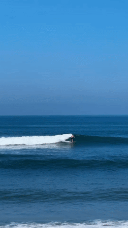 Morning surf session draws multiple riders to Kediri waters