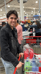 Late-night Costco shopper spotted at Mexico City area stores