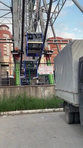 Couple enjoys sunset Ferris wheel ride in Ufa