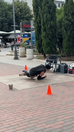 Street performance and everyday life along Varna's seafront promenade