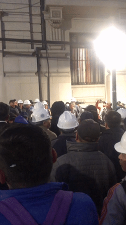 Hard hat demonstration draws crowds, police response in La Paz