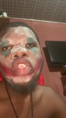 Man filmed wearing theatrical makeup in Nkpor, Nigeria
