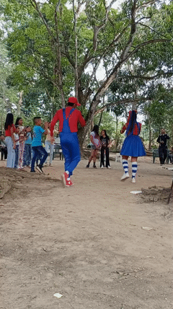 Community celebration with costumed entertainers draws crowds in Tinaquillo