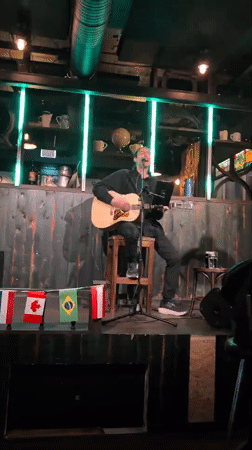 Solo acoustic gig at a Stavanger bowling and entertainment venue