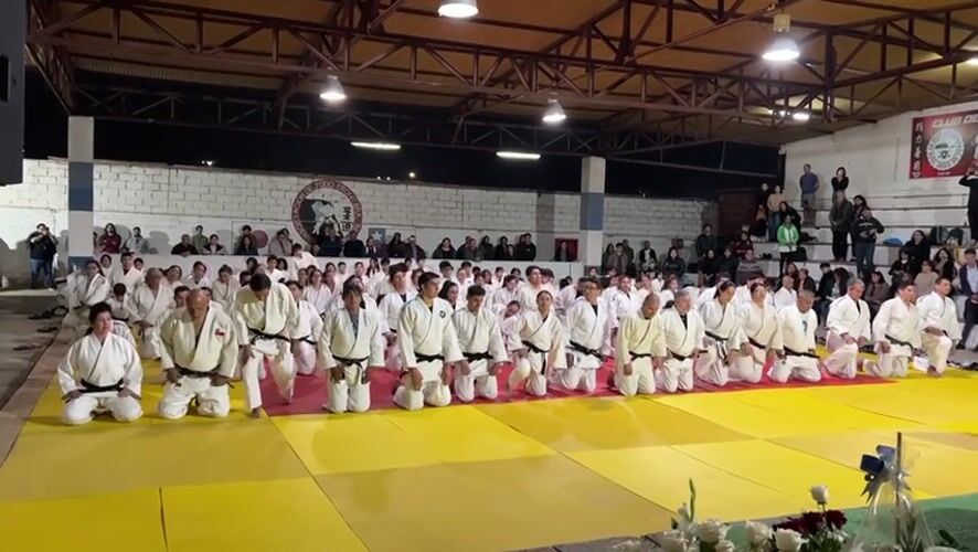 Formal judo ceremony on the mat in Arica, Chile