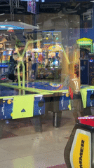 Evening leisure activities documented across Ciudad Guayana entertainment venues