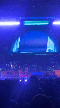 Concert draws large crowd to Barcelona arena Sunday evening
