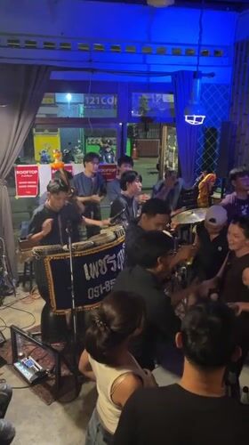 Chiang Mai bar scene and street life captured