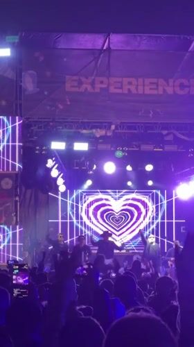 Live concert with crowd draws witnesses in Buenos Aires