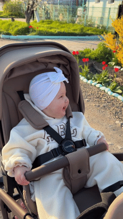 Spring afternoon captured along Novopokrovskaya waterfront, Russia