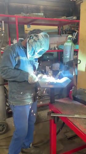 Welder spotted working in Montenegro workshop