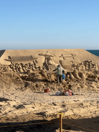 Artist Creates Historical Sand Sculptures on Busan Beach
