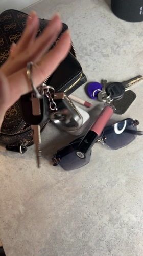 Tyumen resident documents #CarryChallenge with keys and personal items