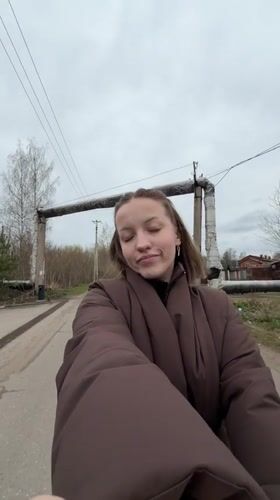 Daily life documented in Reshetnikovo residential neighborhood