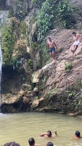 Evening recreation documented at Venezuelan waterfalls and rural areas