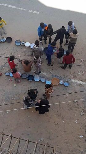 Daily life continues amid destruction in Khan Yunis