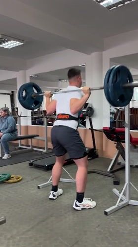 Routine gym activity documented in Zlatograd, Bulgaria fitness facility